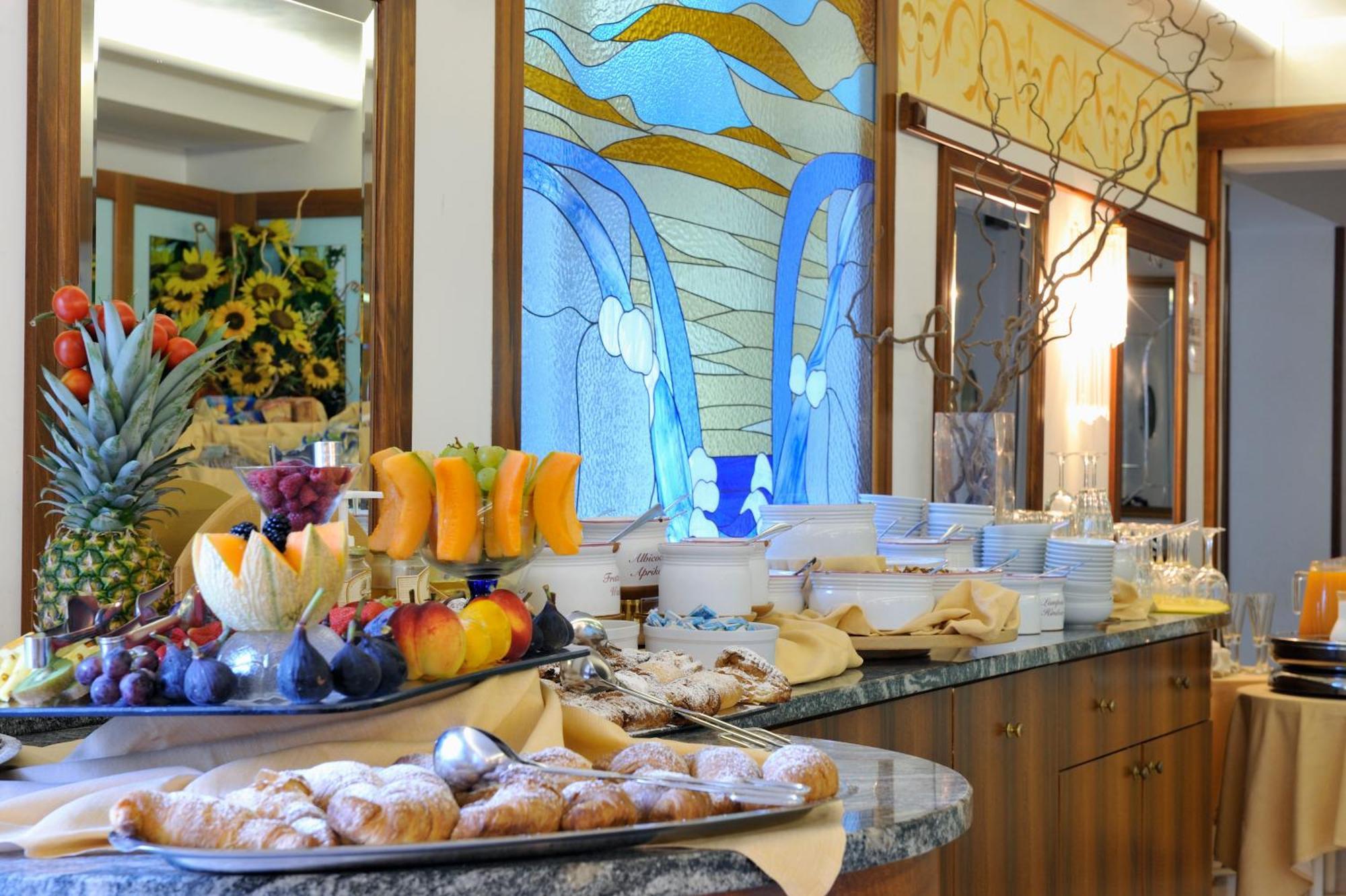 Hotel Miramare Линьяно-Саббьядоро Экстерьер фото