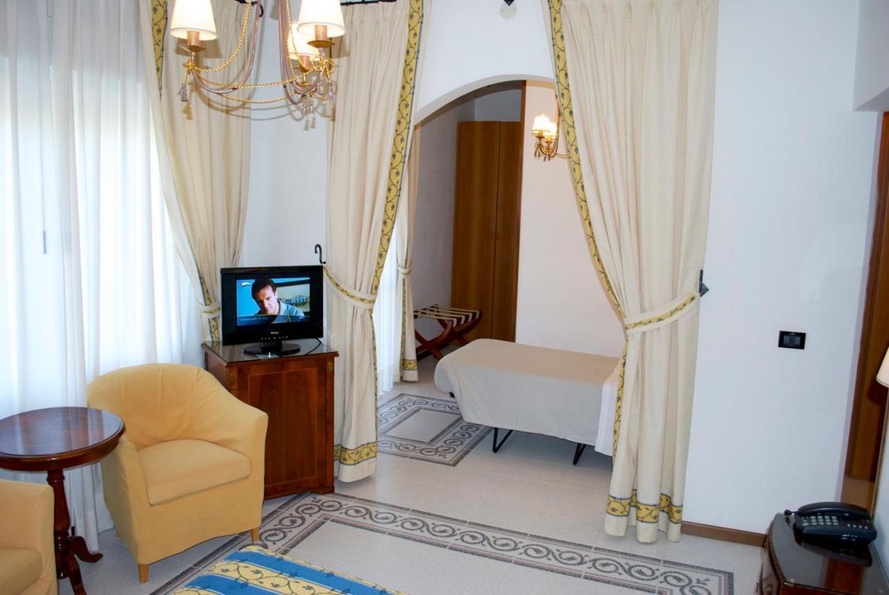 Hotel Miramare Линьяно-Саббьядоро Экстерьер фото