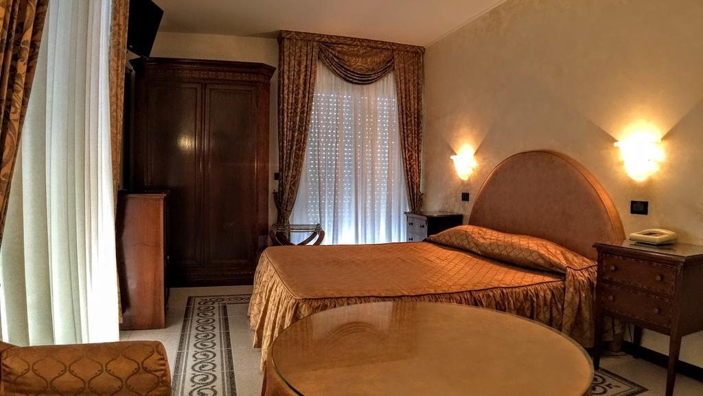 Hotel Miramare Линьяно-Саббьядоро Экстерьер фото