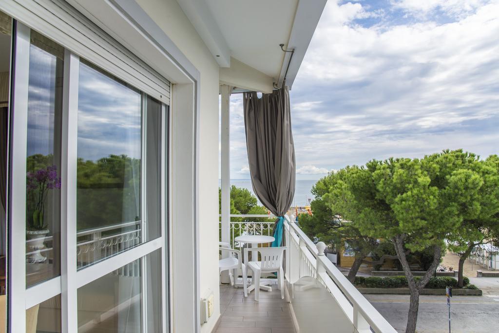 Hotel Miramare Линьяно-Саббьядоро Экстерьер фото
