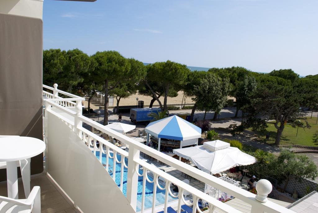 Hotel Miramare Линьяно-Саббьядоро Экстерьер фото