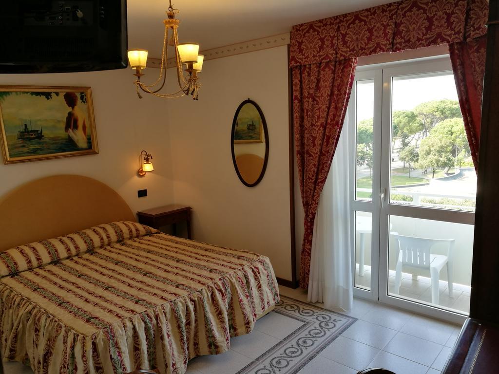 Hotel Miramare Линьяно-Саббьядоро Экстерьер фото